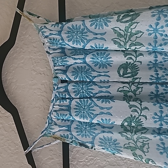 Eliza J floral halter style dress with keyhole button back closure - Picture 4 of 8